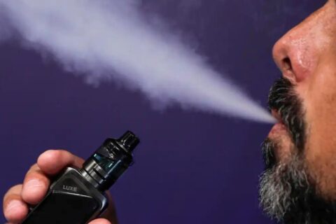 Movimento chama atenção para malefícios do cigarro eletrônico