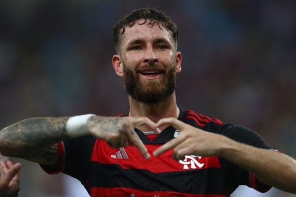 Flamengo supera Botafogo em noite inspirada de Léo Pereira Flamengo supera Botafogo em noite inspirada de Léo Pereira
