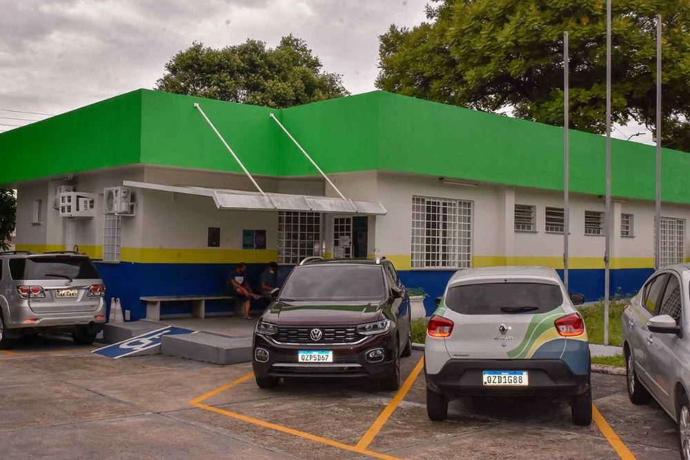 Filho &eacute; preso por agredir e jogar pai de escada no bairro Compensa