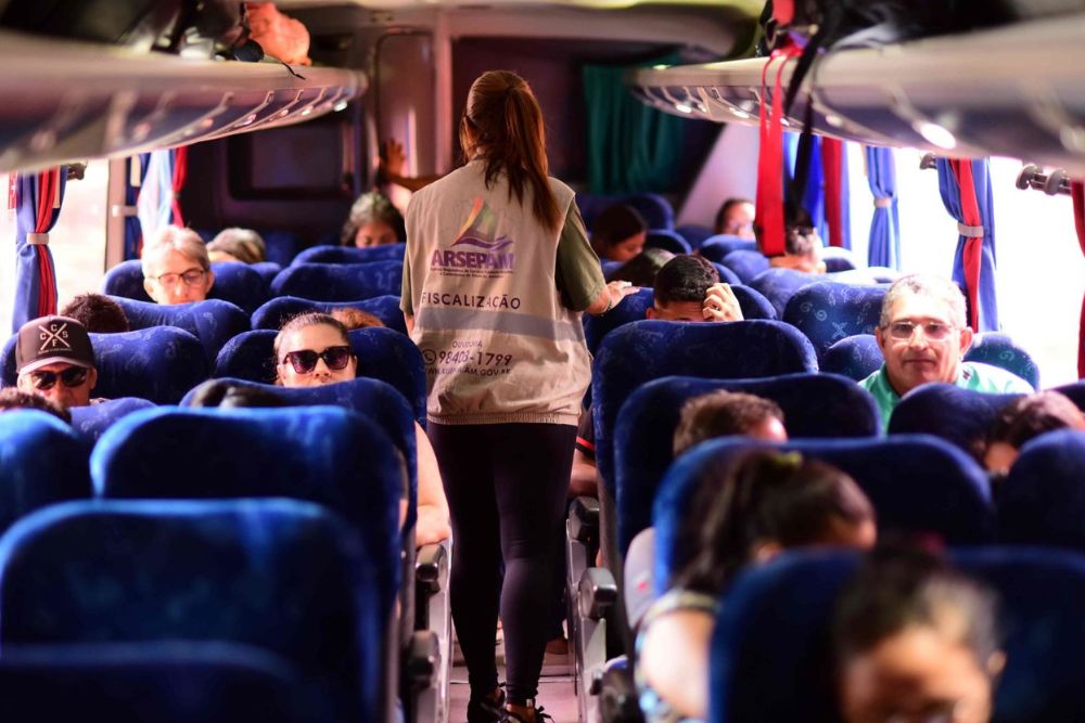 Opera&ccedil;&atilde;o fiscaliza transportes intermunicipais durante Carnaval no AM