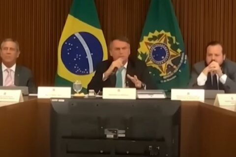 Em vídeo, Bolsonaro orienta ministros a questionar urnas e Judiciário