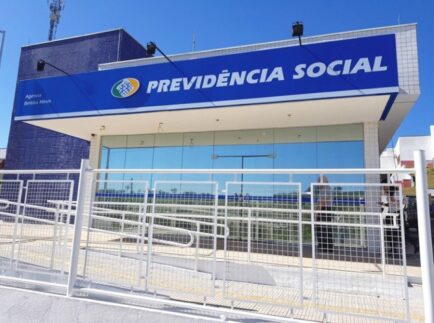 INSS inicia pagamento do 13º salário a aposentados e pensionistas