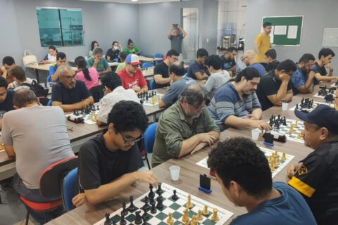 Mestre Nacional Eduardo Mesquita vence o Primeiro Memorial Blitz Alexandre Gonçalves de xadrez