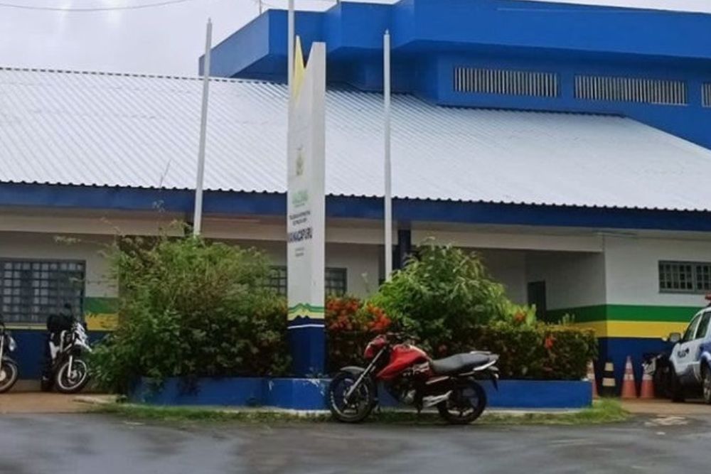 Marido é preso por tentar assassinar esposa a facadas no interior do Amazonas Marido é preso por tentar assassinar esposa a facadas no interior do Amazonas