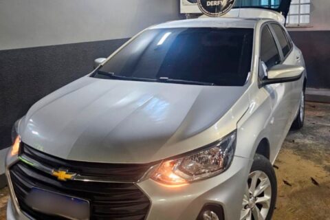 Mulher falsifica placa de carro para evitar pagamento de IPVA em Manaus