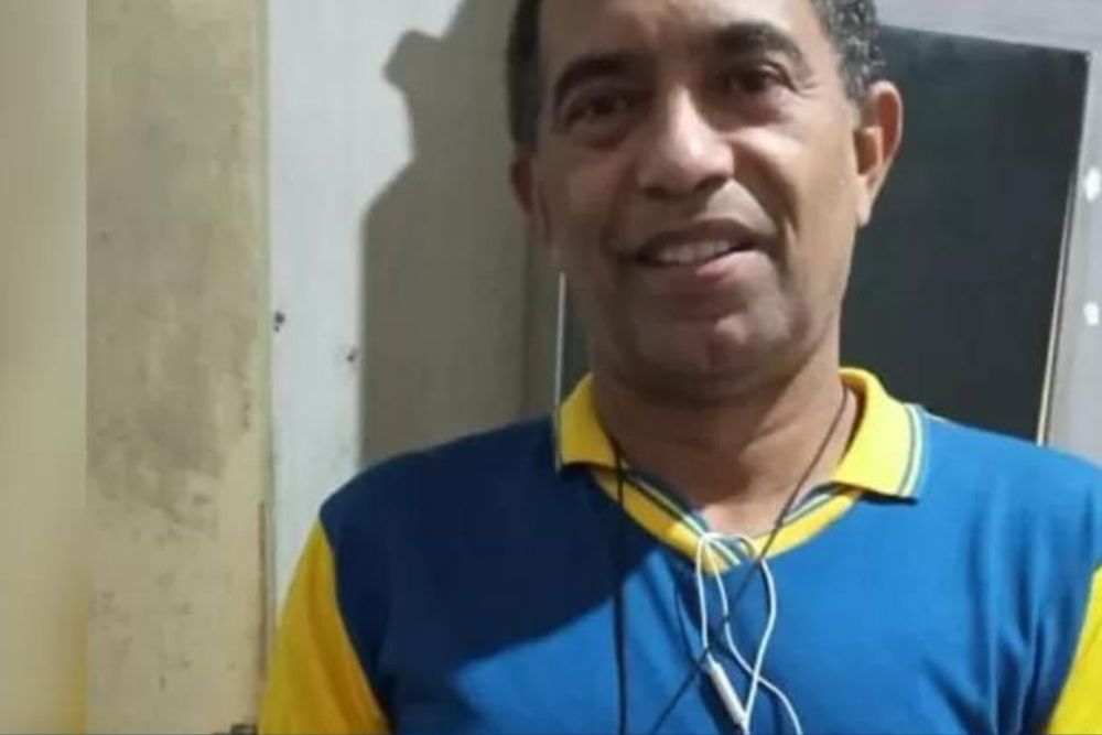 Carteiro de 58 anos morre ao ser atacado por abelhas durante entrega Carteiro de 58 anos morre ao ser atacado por abelhas durante entrega