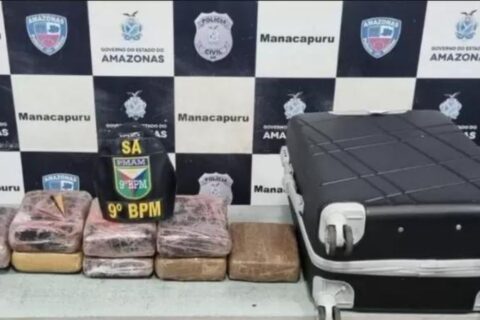 Passageiro é preso ao desembarcar de lancha com 8 kg de drogas em Manacapuru