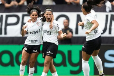 Corinthians derrota Cruzeiro e conquista tricampeonato da Supercopa feminina