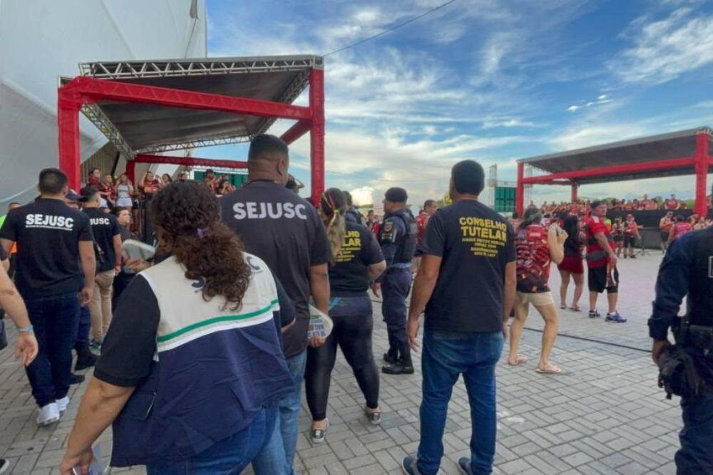Mais de 60 bandas e blocos de rua são fiscalizados durante o carnaval em Manaus Mais de 60 bandas e blocos de rua são fiscalizados durante o carnaval em Manaus