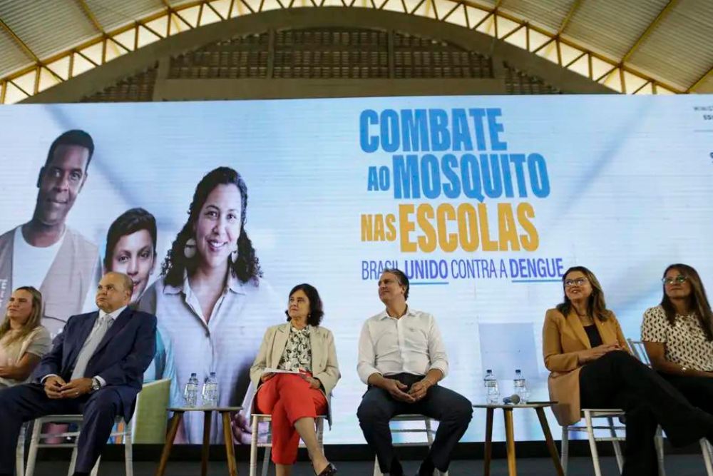 Governo quer mobilizar 25 milhões de estudantes para combater a dengue Governo quer mobilizar 25 milhões de estudantes para combater a dengue