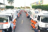 Manaus renova frota de carros coletores de lixo com dez novos veículos