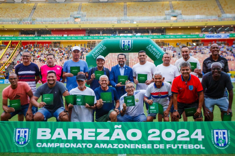 Barezão 2024: Na Arena da Amazônia, presidente da FAF homenageia ex-atletas amazonenses Barezão 2024: Na Arena da Amazônia, presidente da FAF homenageia ex-atletas amazonenses