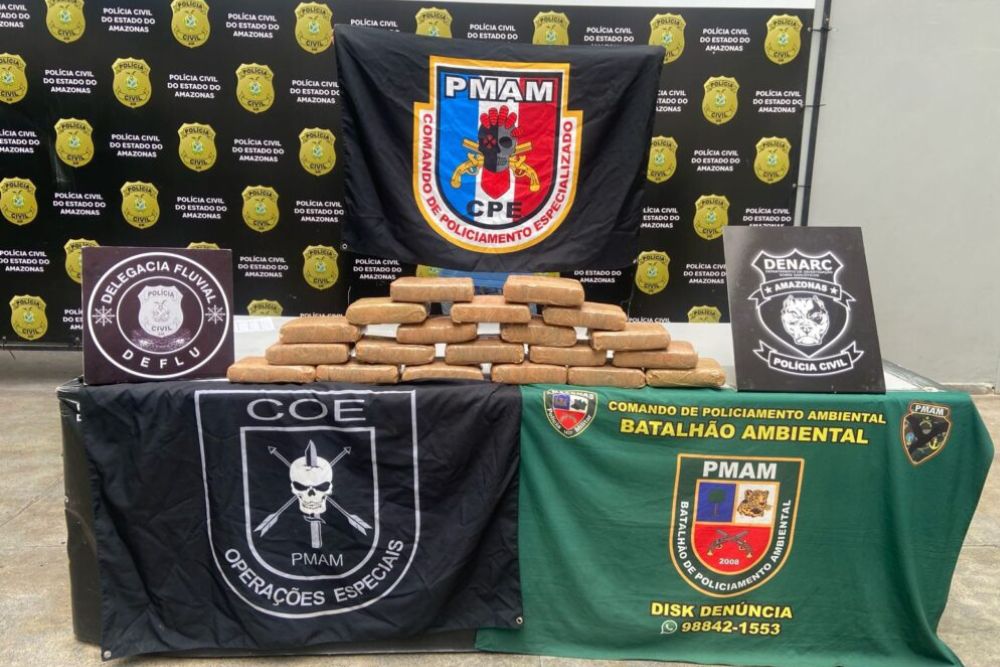 Polícia apreende 25 kg de maconha em porto de Manaus Polícia apreende 25 kg de maconha em porto de Manaus