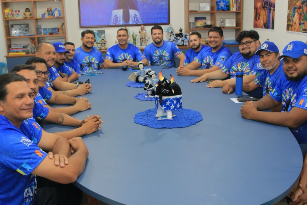 Presidente do Boi Caprichoso refor&ccedil;a compromisso com artistas durante 1&deg; reuni&atilde;o de 2024