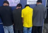 Dupla é presa e adolescentes são apreendidos após grupo furar bloqueio policial em Manaus