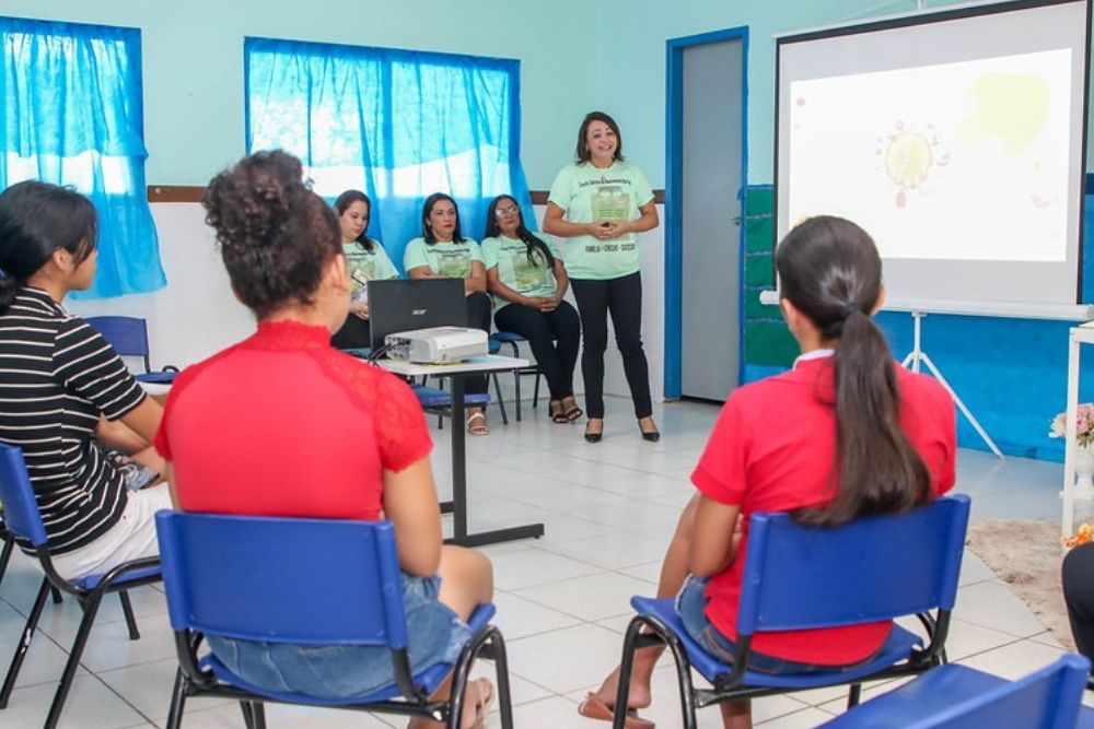 Creche de Manaus lança projeto com participação da família Creche de Manaus lança projeto com participação da família