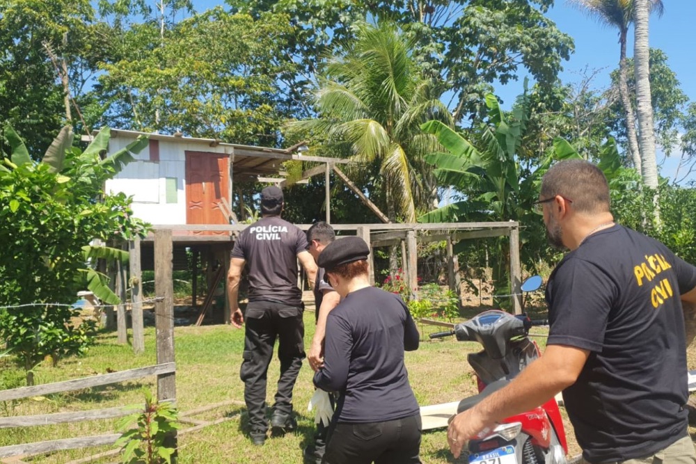 Trio é preso por roubar R$ 17 mil de comerciante em Careiro da Várzea Trio é preso por roubar R$ 17 mil de comerciante em Careiro da Várzea