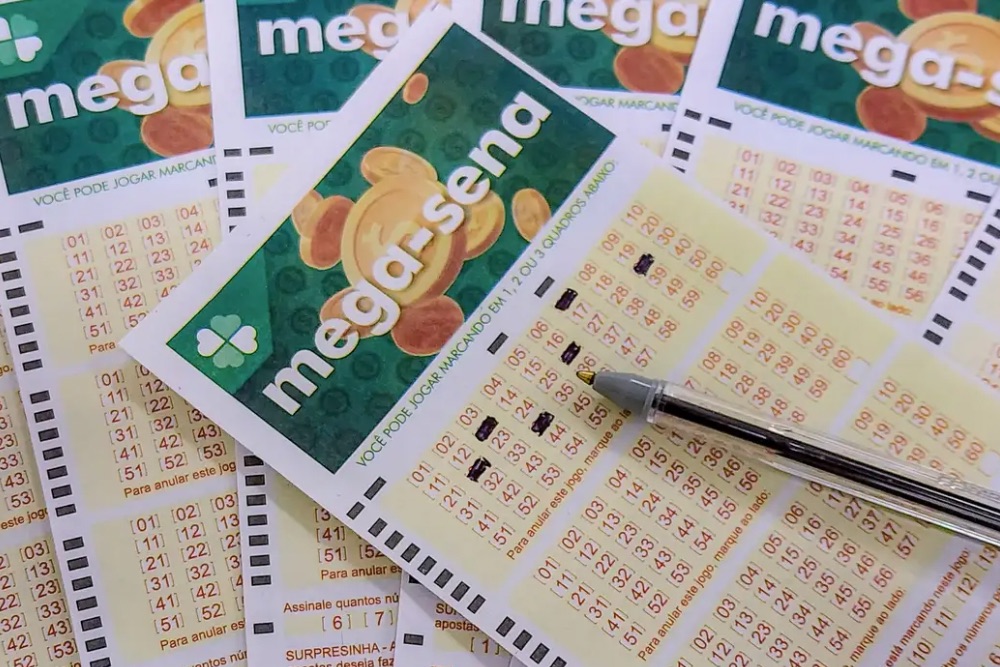 Mega-Sena sorteia prêmio estimado em R$ 3,5 milhões neste sábado (24) Mega-Sena sorteia prêmio estimado em R$ 3,5 milhões neste sábado (24)