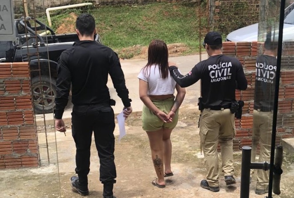 Mulher é presa em flagrante em posse de cocaína no interior do Amazonas Mulher é presa em flagrante em posse de cocaína no interior do Amazonas