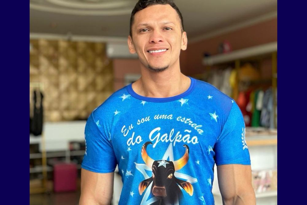 Presidente do Boi Caprichoso anuncia contratação do artista Eddi Dude ao quadro de alegoristas Presidente do Boi Caprichoso anuncia contratação do artista Eddi Dude ao quadro de alegoristas