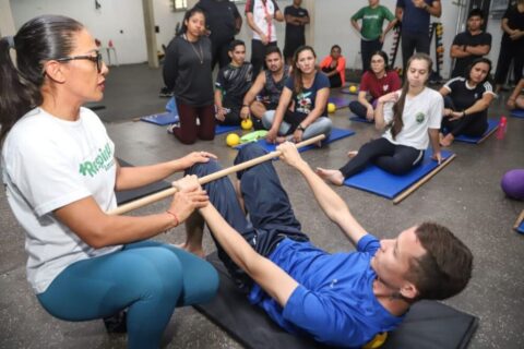 RespirAR capacita 50 profissionais em pilates solo e mobilidade articular