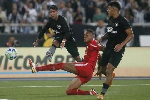 Botafogo e Bragantino disputam vaga na fase de grupos da Libertadores
