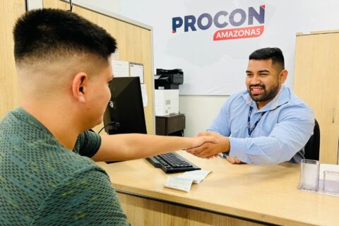 Clientes recebem ofertas especiais da Águas de Manaus durante ‘Feirão Limpa Nome’