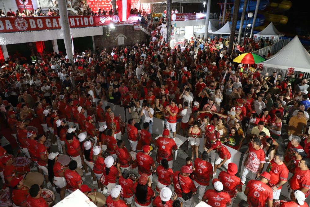 Ensaio da Batucada reune perrech&eacute;s e lota Ol&iacute;mpico Clube em Manaus