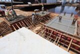 Manaus avança na construção do maior píer turístico da capital