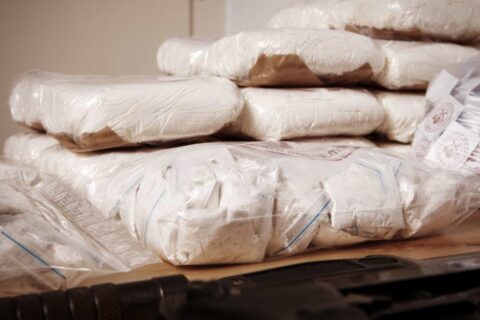 PF prende duas colombianas com cerca de 10 kg de cocaína