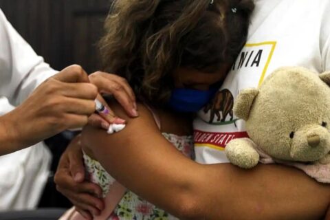 Cobertura vacinal contra Covid-19 em crianças não alcança 12%, aponta pesquisa