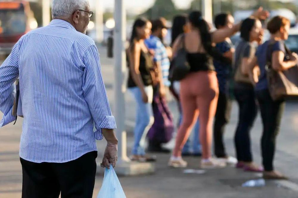 Governo antecipa d&eacute;cimo terceiro de aposentados e pensionistas