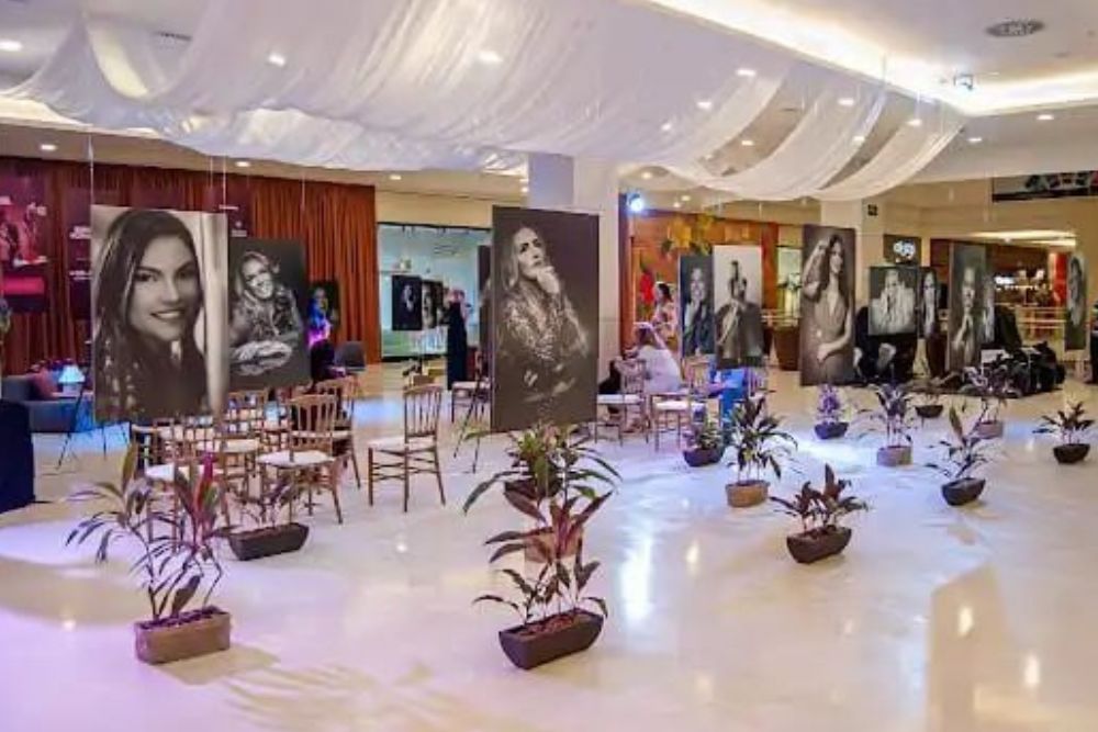 Fotógrafo inaugura exposição 'Elas' em homenagem à personalidades femininas de Manaus Fotógrafo inaugura exposição 'Elas' em homenagem à personalidades femininas de Manaus