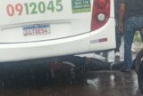 Motociclista é atropelado por ônibus durante forte chuva no bairro Viver Melhor