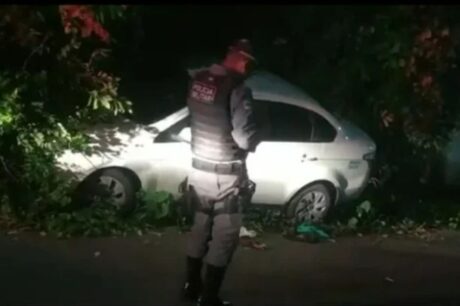 Taxista é encontrado morto dentro de carro na Zona Leste de Manaus