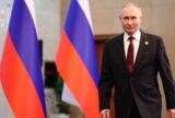 Putin afirma que Rússia tomará Donbas se Ucrânia não recuar