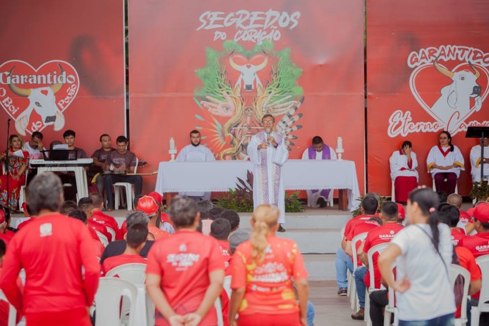Boi Garantido inicia trabalhos nos galpões de alegorias com missa em ação de graças Boi Garantido inicia trabalhos nos galpões de alegorias com missa em ação de graças