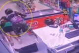 Dupla armada rende clientes e funcionários de drogaria na avenida André Araújo