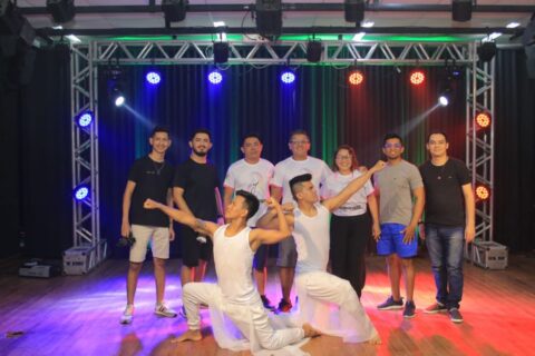 Projeto une dança e iluminação em lugares de memória afetiva em Parintins