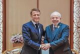 Lula e Macron desembarcam em Belém e conversam com indígenas