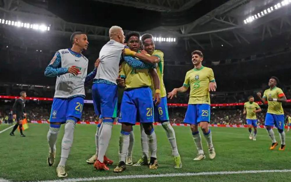 Brasil empata com a Espanha em amistoso com três pênaltis Brasil empata com a Espanha em amistoso com três pênaltis