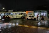 Colisão entre picape e ônibus deixa seis feridos no bairro Cidade Nova