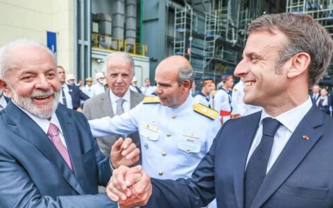 Macron chega ao Planalto para último dia de agenda no Brasil