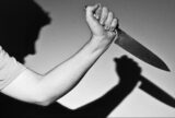 Esposa é esfaqueada pelo marido em Manaus e suspeito é agredido por populares