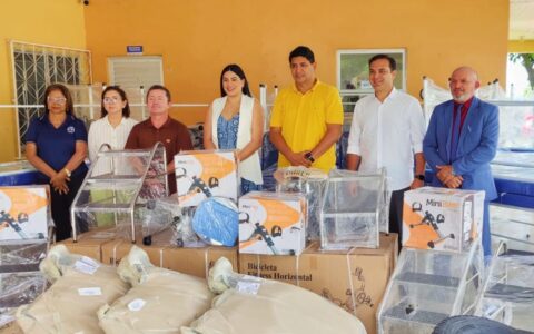 Bi Garcia e deputada Mayra Dias entregam equipamentos de saúde em Parintins