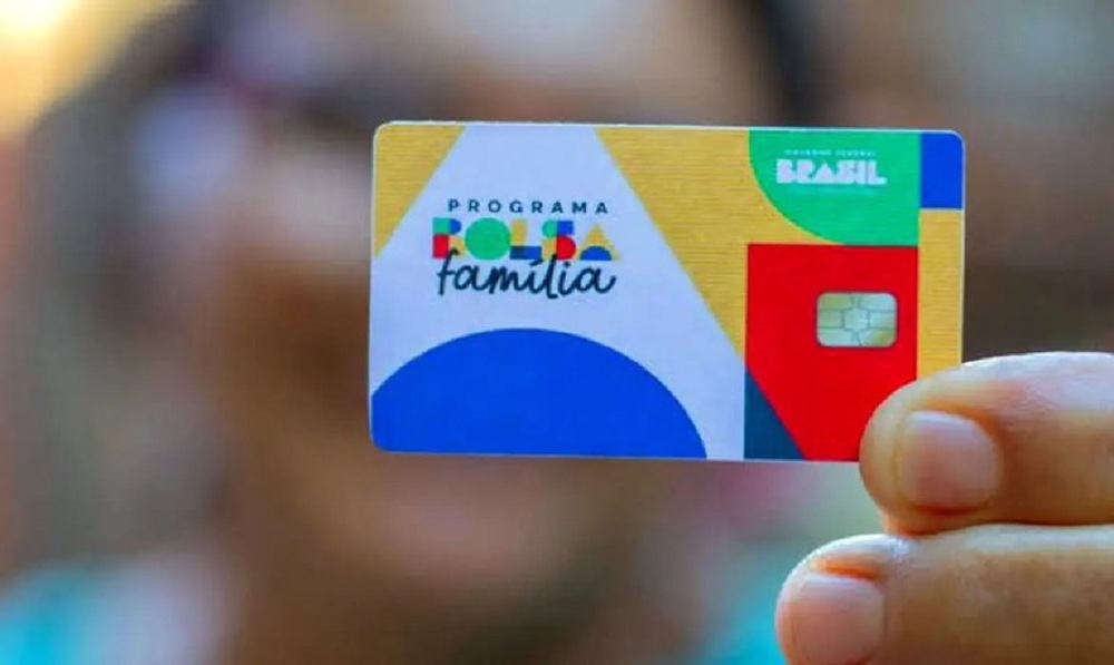 Caixa paga Bolsa Fam&iacute;lia a benefici&aacute;rios com NIS de final 9