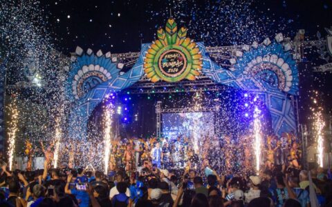Bar do Boi leva itens oficiais do Caprichoso ao Sambódromo e emociona multidão
