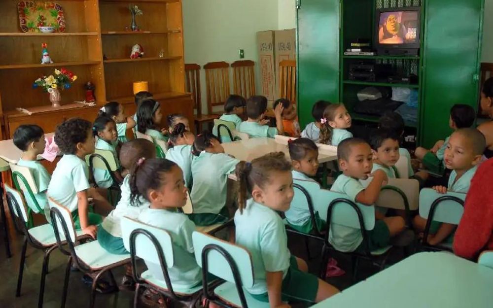 Brasil tem mais de 2 milhões de crianças sem vagas em creches Brasil tem mais de 2 milhões de crianças sem vagas em creches