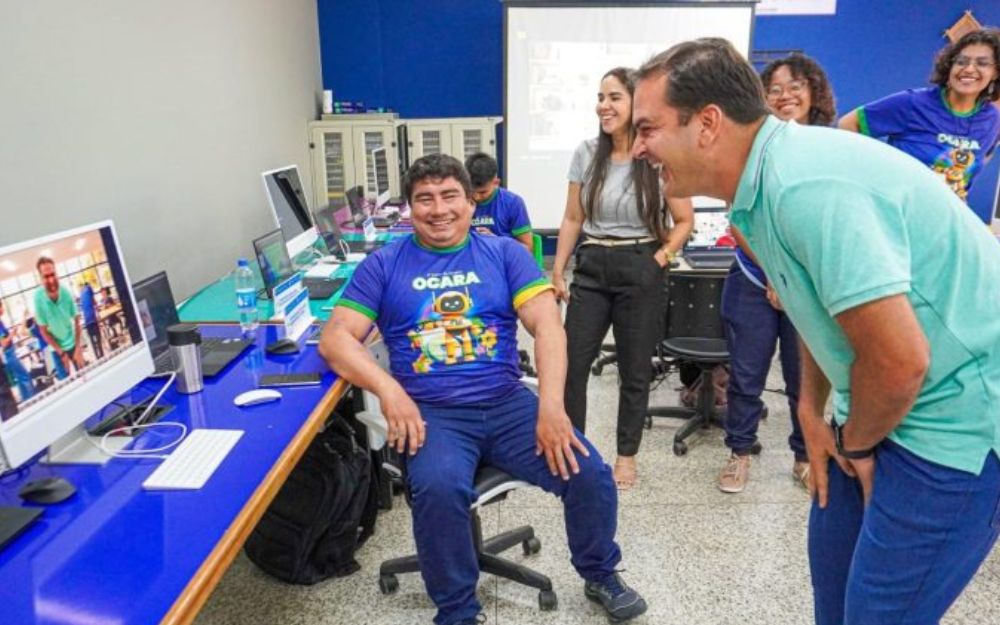 Mateus Assayag visita 5&ordf; Feira do Projeto Samsung Ocara em Parintins