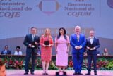Presidente do TCE-AM recebe medalhas em evento nacional pela criação da Ouvidoria da Mulher